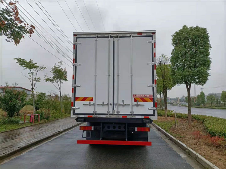 東風(fēng)天龍前四后八高頂 9.6米冷藏車(chē)