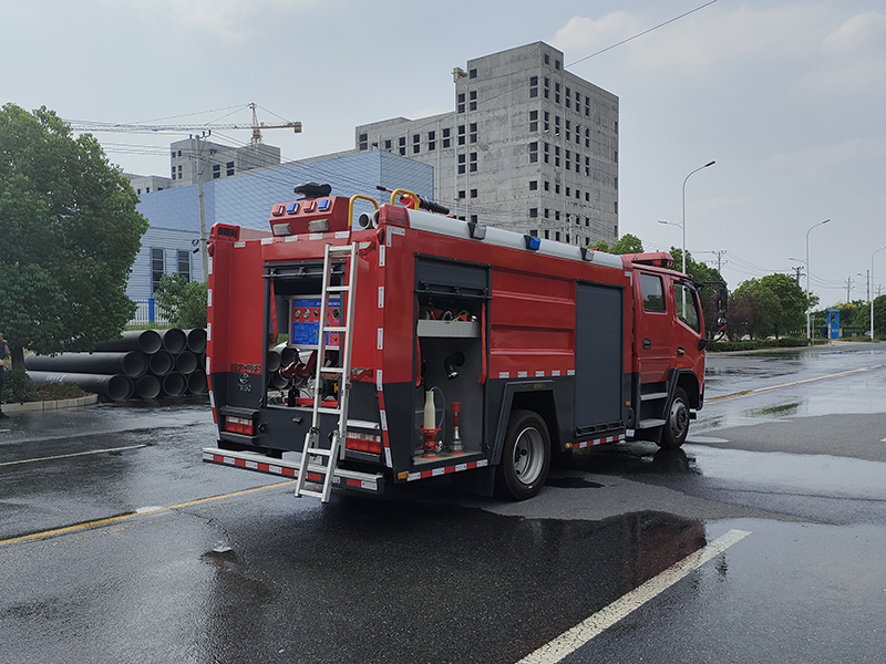 東風(fēng)5噸 泡沫消防車