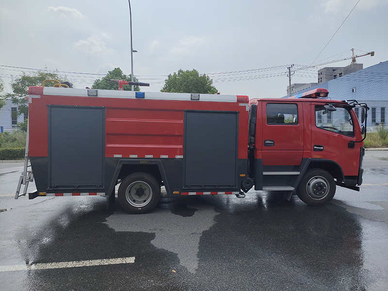 東風(fēng)5噸 泡沫消防車